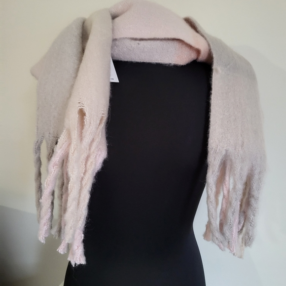 Kensie scarf - Picture 5 of 7